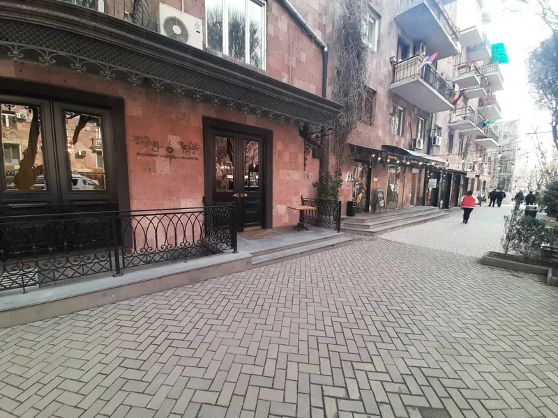 Saryan Street outside the restaurant